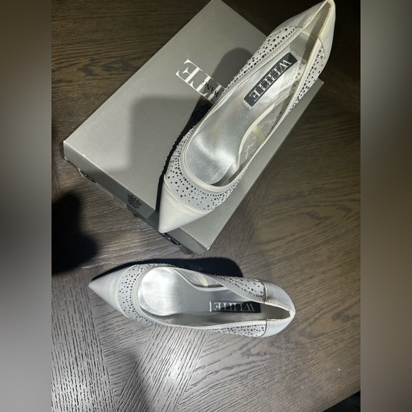 Vera Wang Shoes - New Vera Wang White Bridal Pumps Style VW95781 Size 7.5
